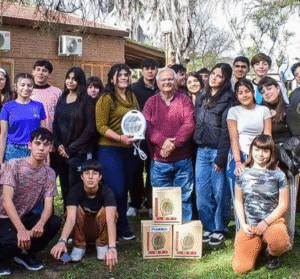 EL SENADOR DEPARTAMENTAL JOSÉ PIO CARLETTA ENTREGÓ CALOVENTORES AL CENTRO DE ESTUDIANTES DE LA ESCUELA SECUNDARIA RURAL N°15 CON SEDE EN LA LOCALIDAD DE LA GUARDIA