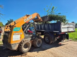 La Secretaría de Servicios Públicos avanza en la ejecución de tareas de limpieza y mantenimiento en toda la ciudad….