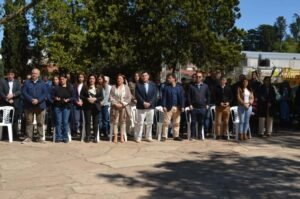 Primer izamiento de la Bandera Oficial de Villa Giardino…