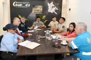 Esta mañana, el secretario de Gobierno Francisco Nieva mantuvo una reunión con personal de Tránsito Municipal, Policía de la Provincia y la…