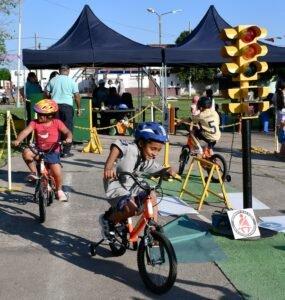 Fiesta de la primavera y de los niños en Villa Itatí…