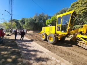Continuamos con las tareas de mantenimiento urbano en los espacios públicos….