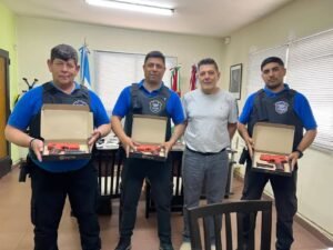 Integrantes de la Guardia Local de Villa Giardino fueron recibidos por el Intendente Dr. Jorge Soria en su despacho, ocasión en la que pre…