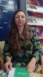 Analía Ghirardotto compartió poemas de su libro Reverdecer….