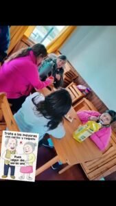 El pasado Viernes 24 de octubre tuvo lugar el primer encuentro con adultos mayores en nuestra localidad, donde compartimos una tarde de jueg…