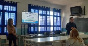 Taller para familias sobre prevención del Bullying y uso responsable de redes sociales…