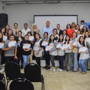 ¡Cierre Exitoso! Estudiantes de Profesorado Presentaron Producciones sobre Alfabetización Digital e IA en La Falda…
