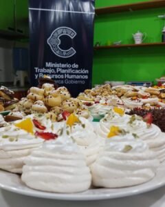 ¡Felicitaciones a los alumnos del curso Ayudante de Pastelería!…