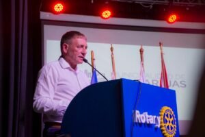 El Intendente @horaciocompagnucci fue invitado a participar por Rotary Las Parejas de la distinción mejor compañero 2025 en Casa del Bicente…