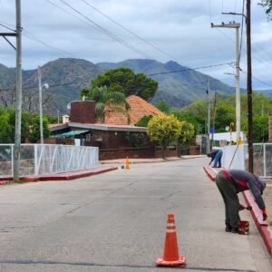 Continuamos con el Mantenimiento Urbano en los distintos barrios de nuestra localidad:…