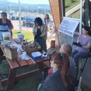 La Coordinación de Ambiente en conjunto con @fundacion_onda_andina realizó el día sábado 22 una nueva jornada de jabones artesanales, en la…