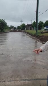 El Intendente Municipal Darío Golía, a pesar que por inclemencias del tiempo no se pudo inaugurar la plazoleta, ni la apertura de la calle D…