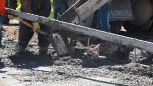 Avanzan las obras de pavimento y pluviales en la ciudad…