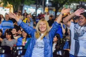 INICIÓ LA FALDA BAJO LAS ESTRELLAS…