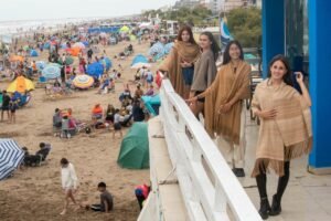 Con una amplia convocatoria, Catamarca finalizó su agenda institucional y cultural en el Partido de La Costa, donde una delegación provincia…