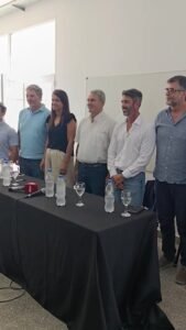Firma de convenio por 10 carreras mas en tre el Municipio y la UTN