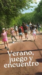 Compartimos imágenes de las actividades que estamos realizando en la Escuela de Verano, donde se combinan la alegría, el deporte y el conta…