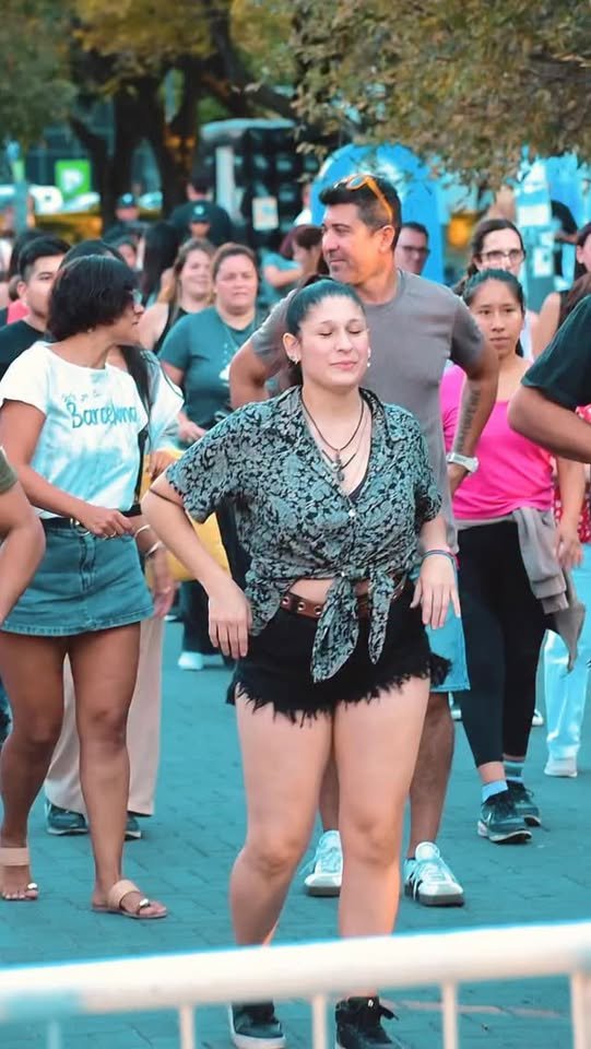 PEATONAL DE SALSA Y BACHATA…