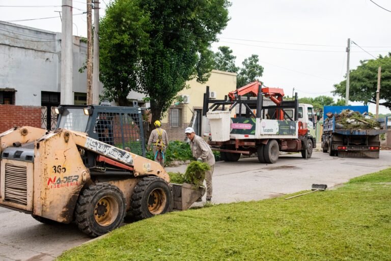 En el marco de los trabajos diarios que desplegamos en los barrios de la ciudad para mejorar el entorno urbano y la calidad de vida de las f…