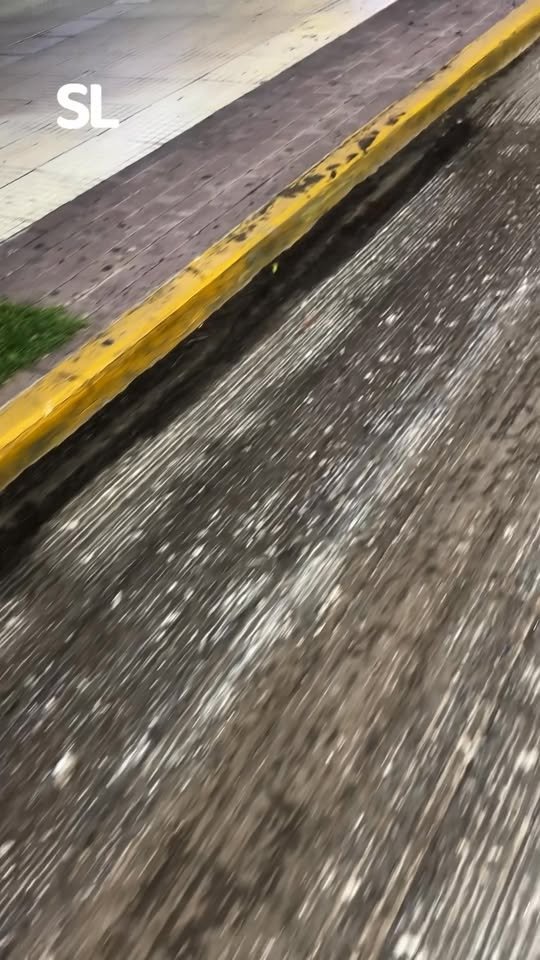 Continuamos con las tareas de fresado sobre calle San Martín, paso fundamental para dar inicio a la repavimentación….