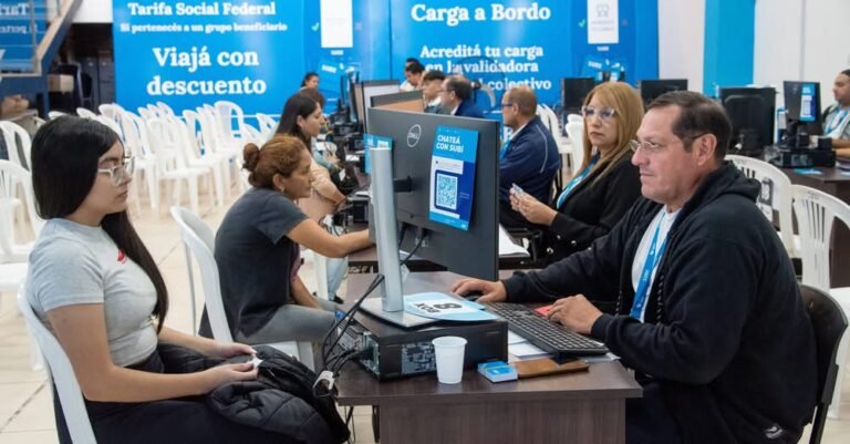 Continuamos con la entrega de las tarjetas del programa SUBEM, que incluyen el beneficio del Boleto Educativo Municipal (BEM) para estudian…