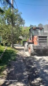 Informamos que durante la jornada del día feriado de hoy se realizaron trabajos de reparación y mantenimiento en calles del barrio Lago Azul…