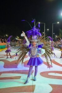 UNA NOCHE A PURO RITMO Y COLOR…