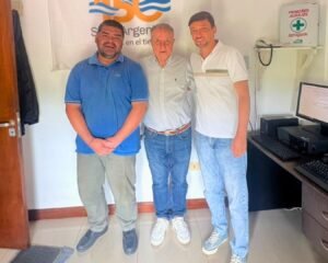 Dando continuidad a las tareas de relevamiento de condiciones operativas de las estaciones meteorológicas, el director del Servicio Meteoro…