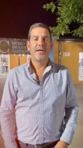 Flavio Reynoso presentó su muestra en el Museo Brughetti Castagnino, con imágenes que recorren su trabajo desde los años 80 hasta la actuali…