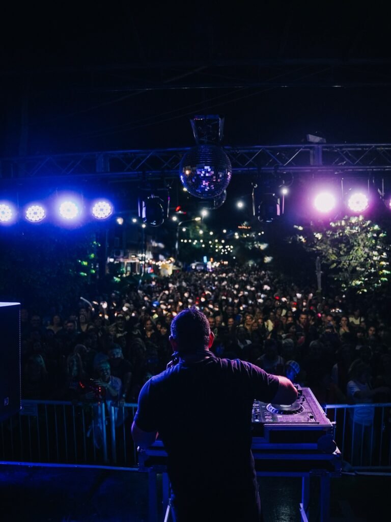 PEATONAL OCHENTOSA VOL. II…