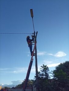 MÁS ILUMINACIÓN, MÁS SEGURIDAD PARA LOS VECINOS…