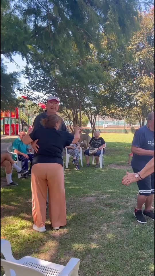 \u00a1As\u00ed vivimos el cierre de la Colonia de Adultos Mayores! \ud83e\udd73\u2728\n\n\u2705 Juegos y baile. \u2705 Momentos compartidos….