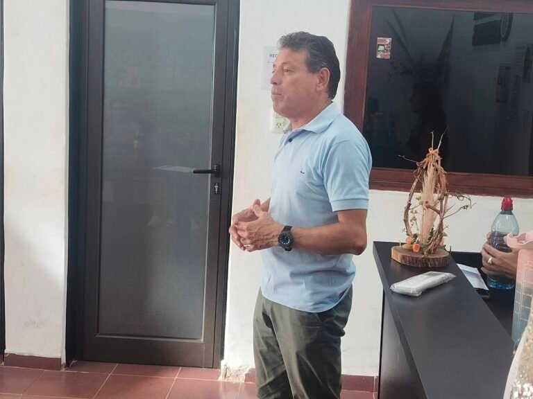 𝑬𝒍 𝑴𝒖𝒏𝒊𝒄𝒊𝒑𝒊𝒐 𝒔𝒐𝒔𝒕𝒊𝒆𝒏𝒆 𝒍𝒂 𝒆𝒅𝒖𝒄𝒂𝒄𝒊ó𝒏 𝒄𝒐𝒎𝒐 𝒃𝒂𝒏𝒅𝒆𝒓𝒂 𝒚 𝒆𝒔𝒑𝒆𝒓𝒂𝒏𝒛𝒂 𝒑𝒂𝒓𝒂 𝒏𝒖𝒆𝒔𝒕𝒓𝒐𝒔 𝒋ó𝒗𝒆𝒏𝒆𝒔….