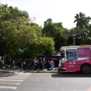 En la Plaza 25 de Mayo, Municipio y Provincia realizaron un nuevo abordaje integral de salud para acompañar a las familias en el inicio del…