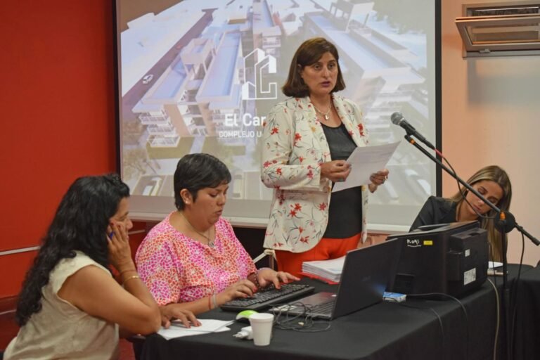 Realizamos la Apertura de sobres de Licitaciones Públicas IVUJ: se construirán los primeros 20 departamentos para el gremio APL Jujuy y 45 d…