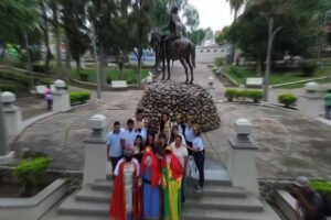 Mujeres que, con vocación, dedicación y compromiso, siembran conocimiento y valores en cada generación. Su trabajo y fortaleza son fundament…
