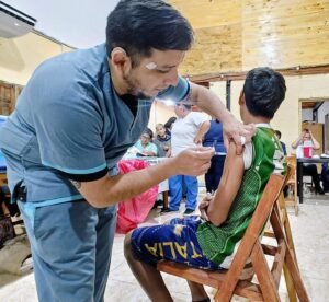 Más de 100 vecinos participaron del operativo de salud en el barrio Don Santiago,…