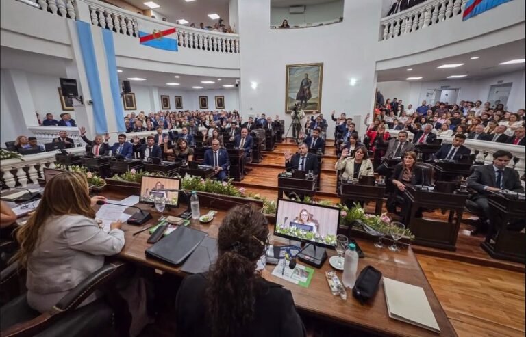 LA INTENDENTA LAURA CARRIZO PARTICIPÓ DE LA APERTURA DEL PERÍODO DE SESIONES DE LA LEGISLATURA PROVINCIAL…