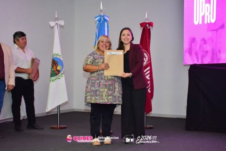 Ayer, nuestra intendente Anto Macias participó del acto de inicio del ciclo lectivo 2026 de la Universidad Provincial de Oficios (UPrO)….