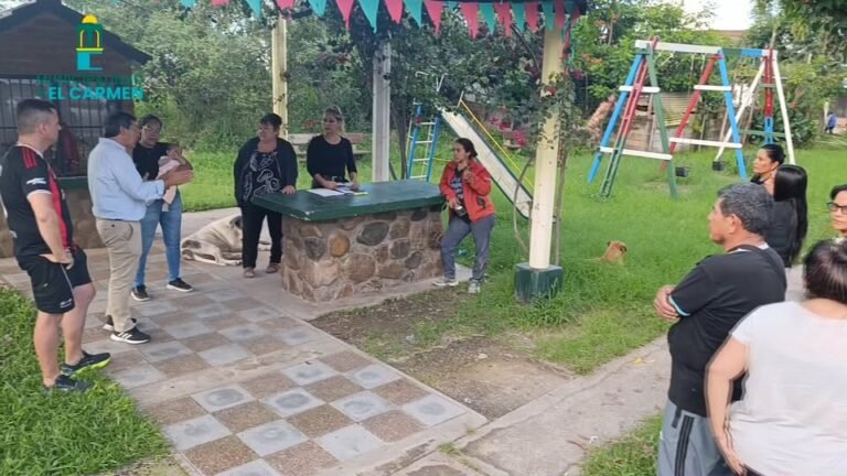 GIMENA JUAREZ Y JUAN GARCIA – VECINOS DEL BARRIO SAN EXPEDITO – REUNION CON EL INTENDENTE POR TRABAJOS EN EL BARRIO