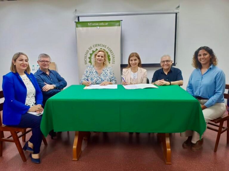 LA MUNICIPALIDAD DE VILLA OJO DE AGUA Y LA FACULTAD DE CS. FORESTALES FIRMARON UN IMPORTANTE CONVENIO…