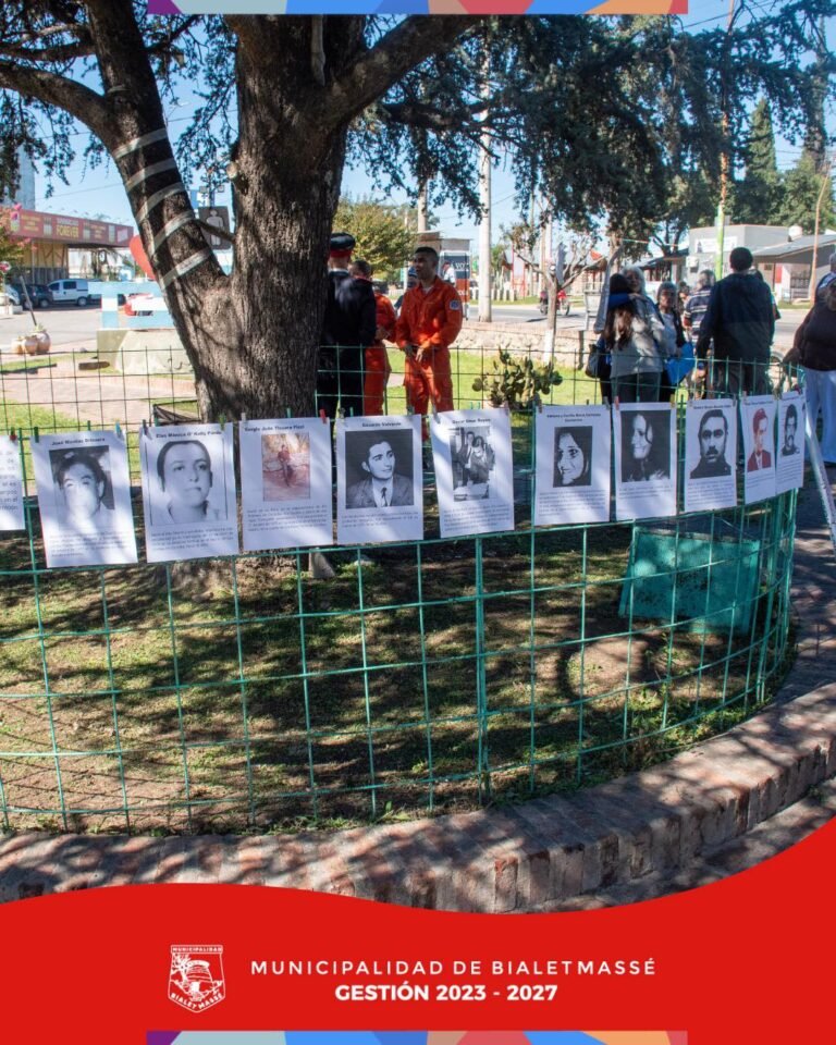 En el marco del Día de la Memoria, por la Verdad y la Justicia, hoy se llevó a cabo el acto conmemorativo en nuestra localidad, organizado …