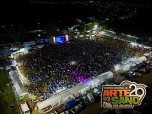 A un mes del 29° Festival Nacional del Artesano, revivimos la emoción de la histórica noche del viernes 27/02….