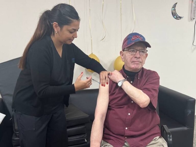 ¡Vacunación en el Hogar San Cayetano!…