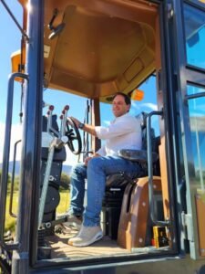 TENEMOS NUEVA MOTONIVELADORA….