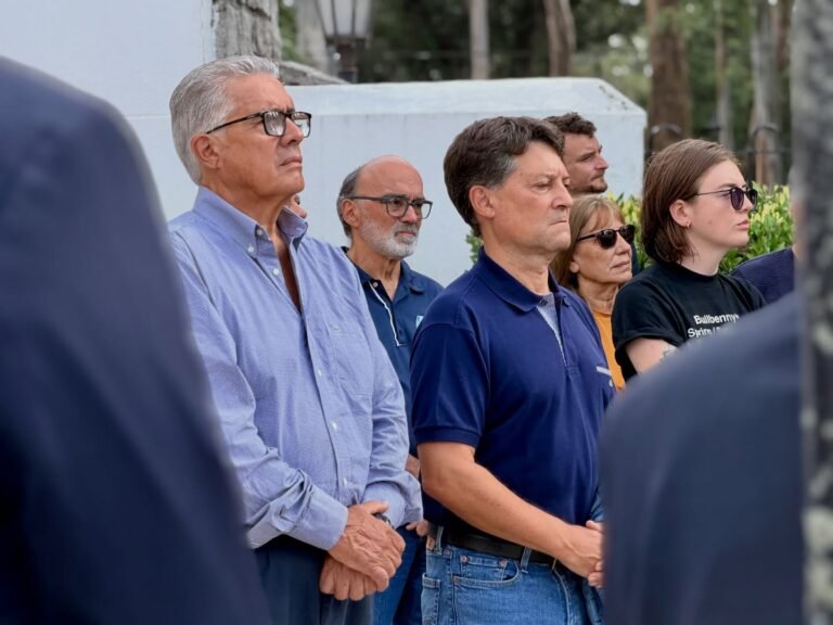 HOMENAJE A LOS HEROES DE MALVINAS…
