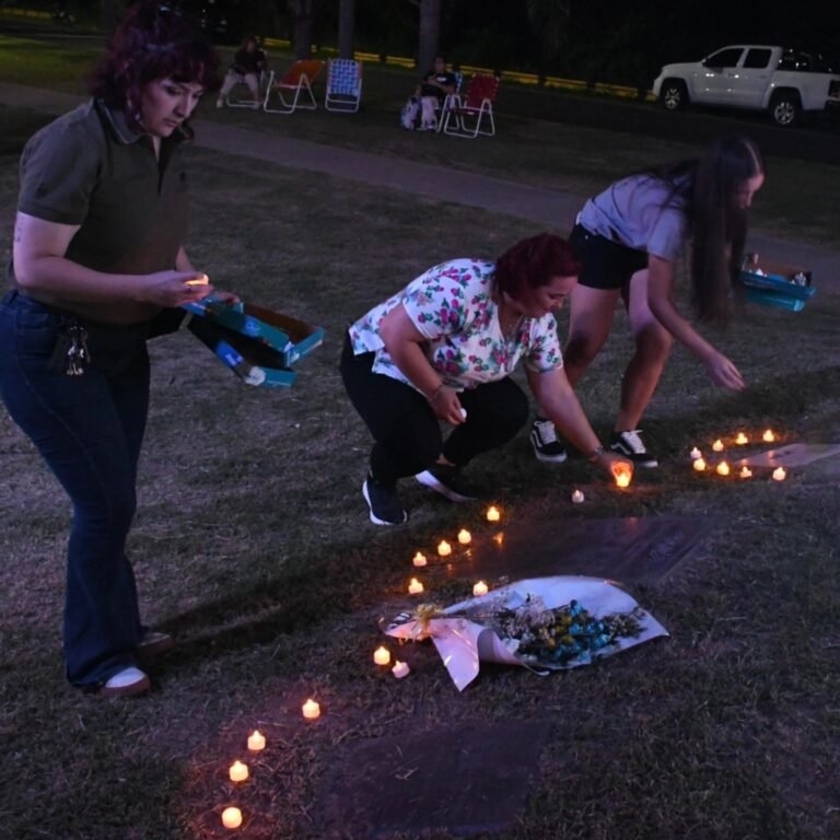 SENTIDA VIGILIA DE LOS HÉROES DE MALVINAS…