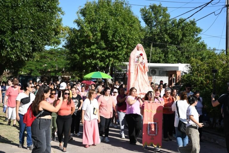 Una noche de fe, recogimiento y comunidad…