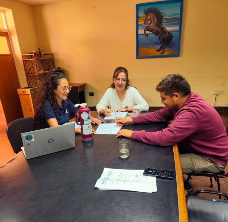 Se llevó a cabo una reunión de trabajo junto a la Ing. Agrónoma Julieta Quiroga Martínez y Karina Vera, representantes de INTA – Agencia de …