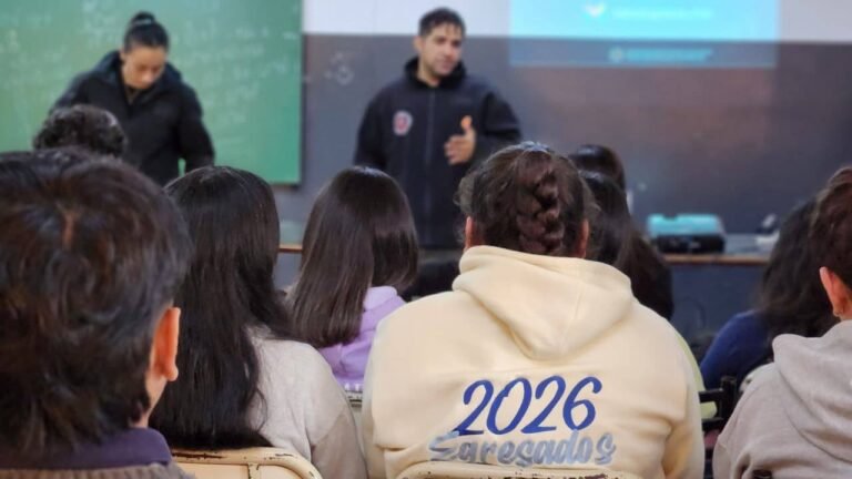Charlas de prevención en escuelas secundarias…